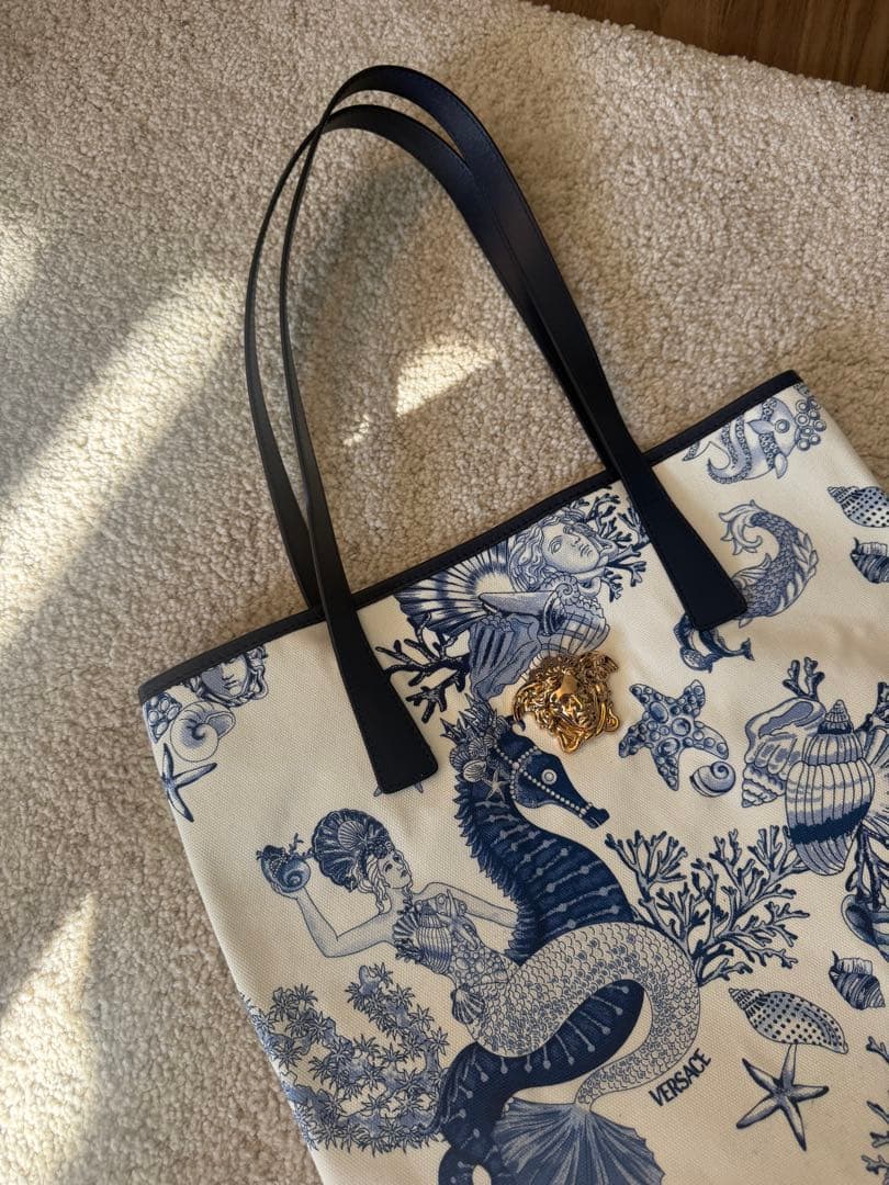 Versace ラ　メドゥーサトートバッグ