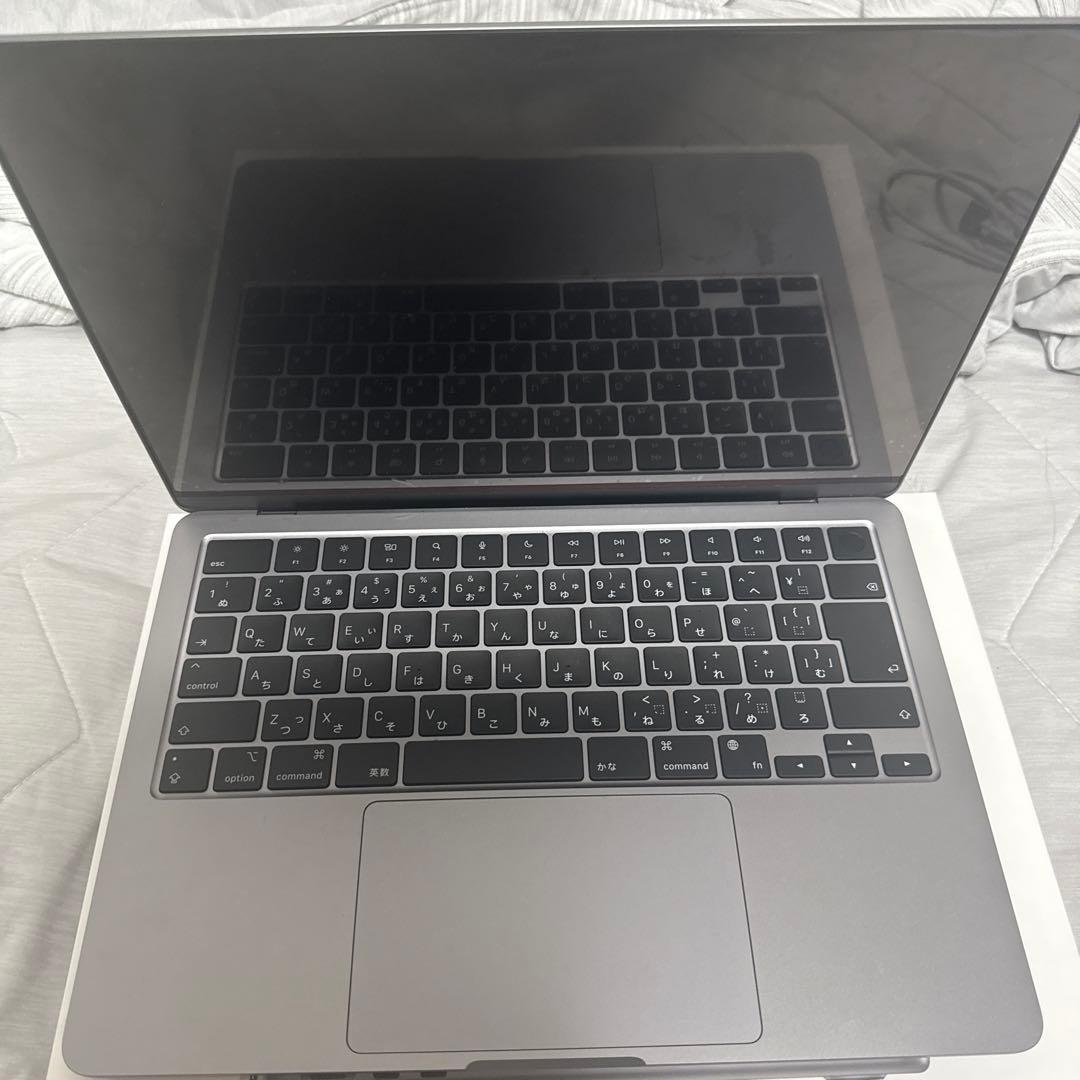 タック【美品】MacBook Air M2（13.6）16GB/256GB