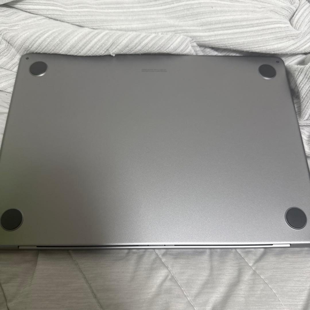 タック【美品】MacBook Air M2（13.6）16GB/256GB