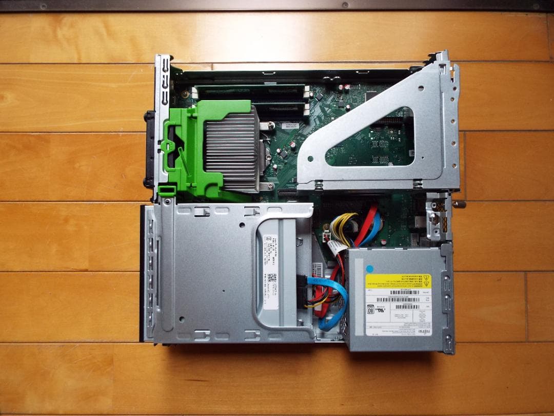 Windowsデスクトップ ESPRIMO D588/BW i3-9100 SSD256G+HDD500G