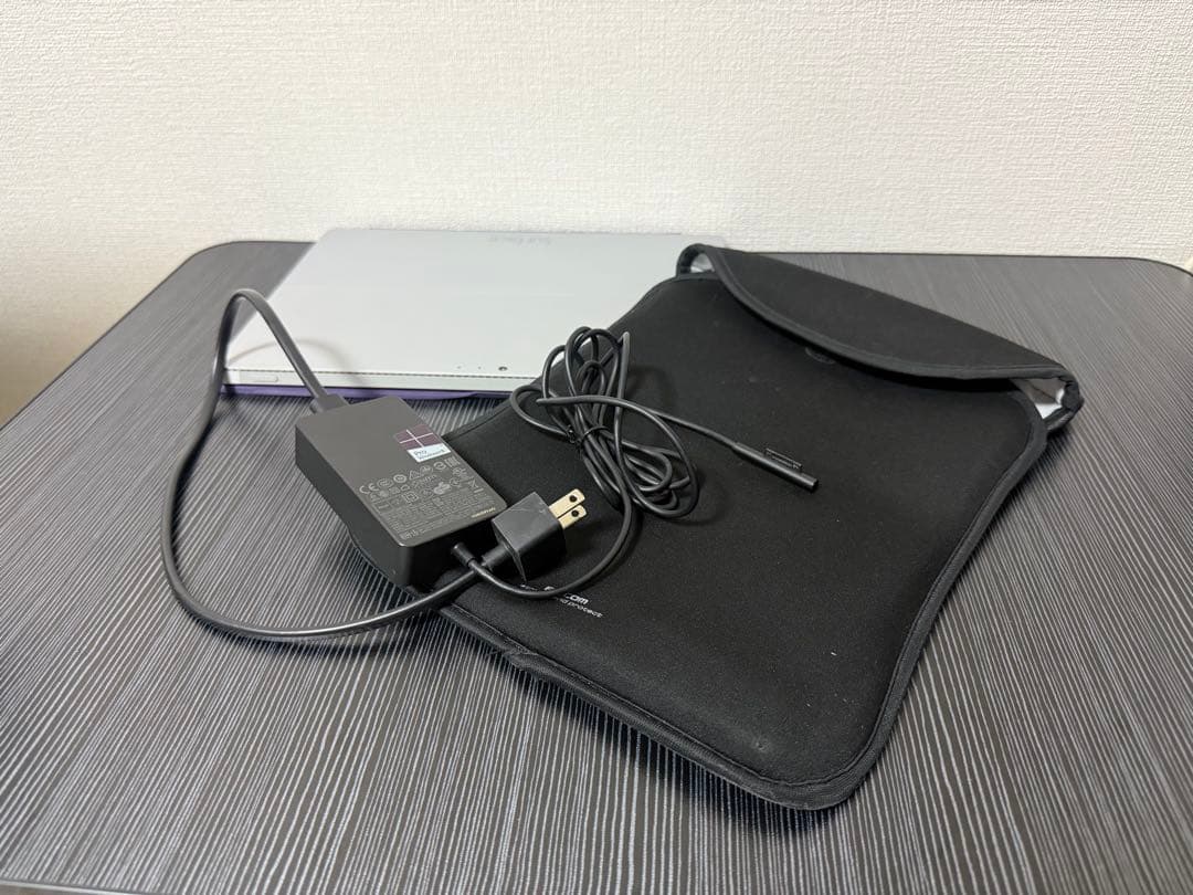 【充電器・ケース付】Surface Pro3