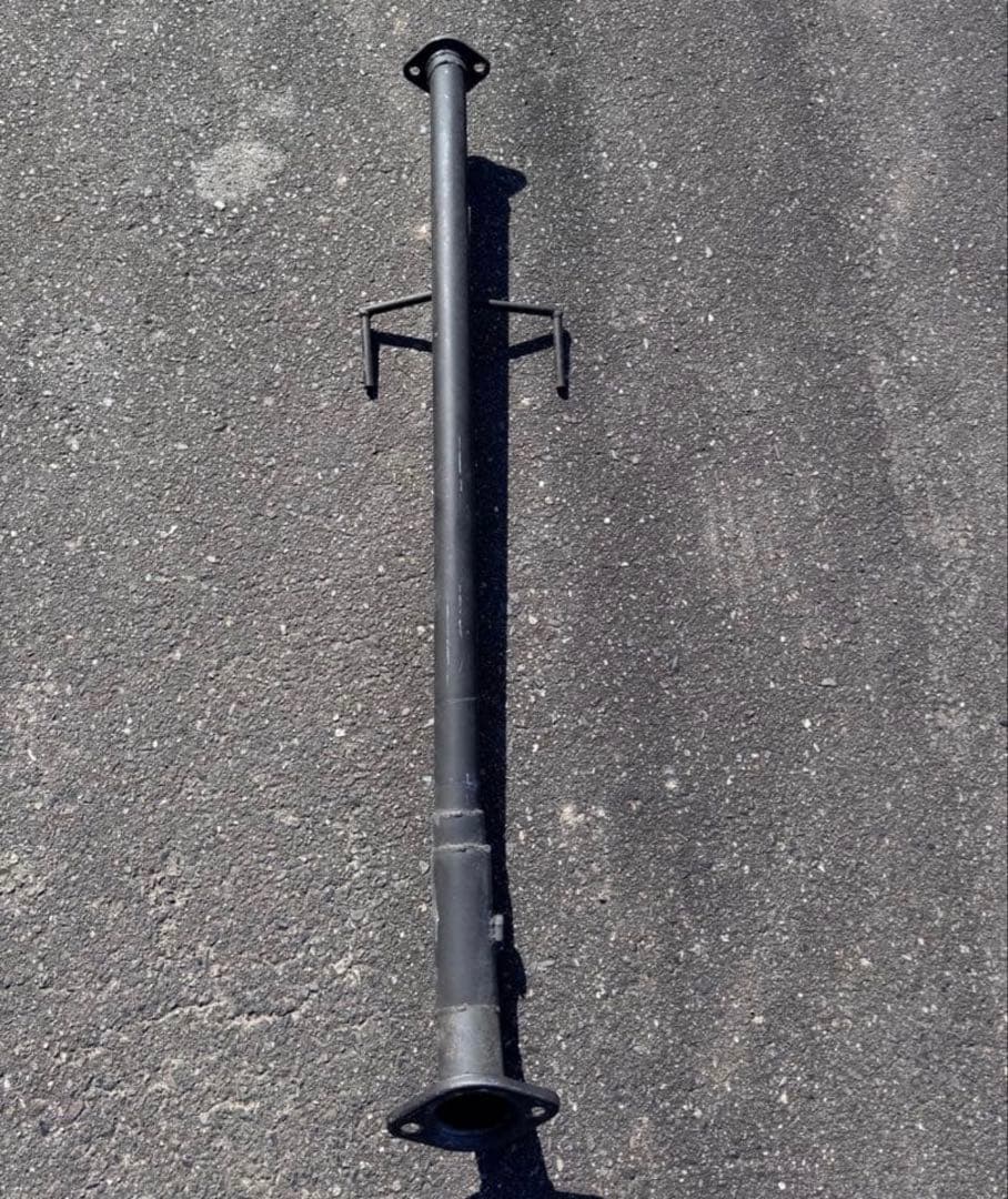 プリウス50中間マフラー　ストレート　爆音