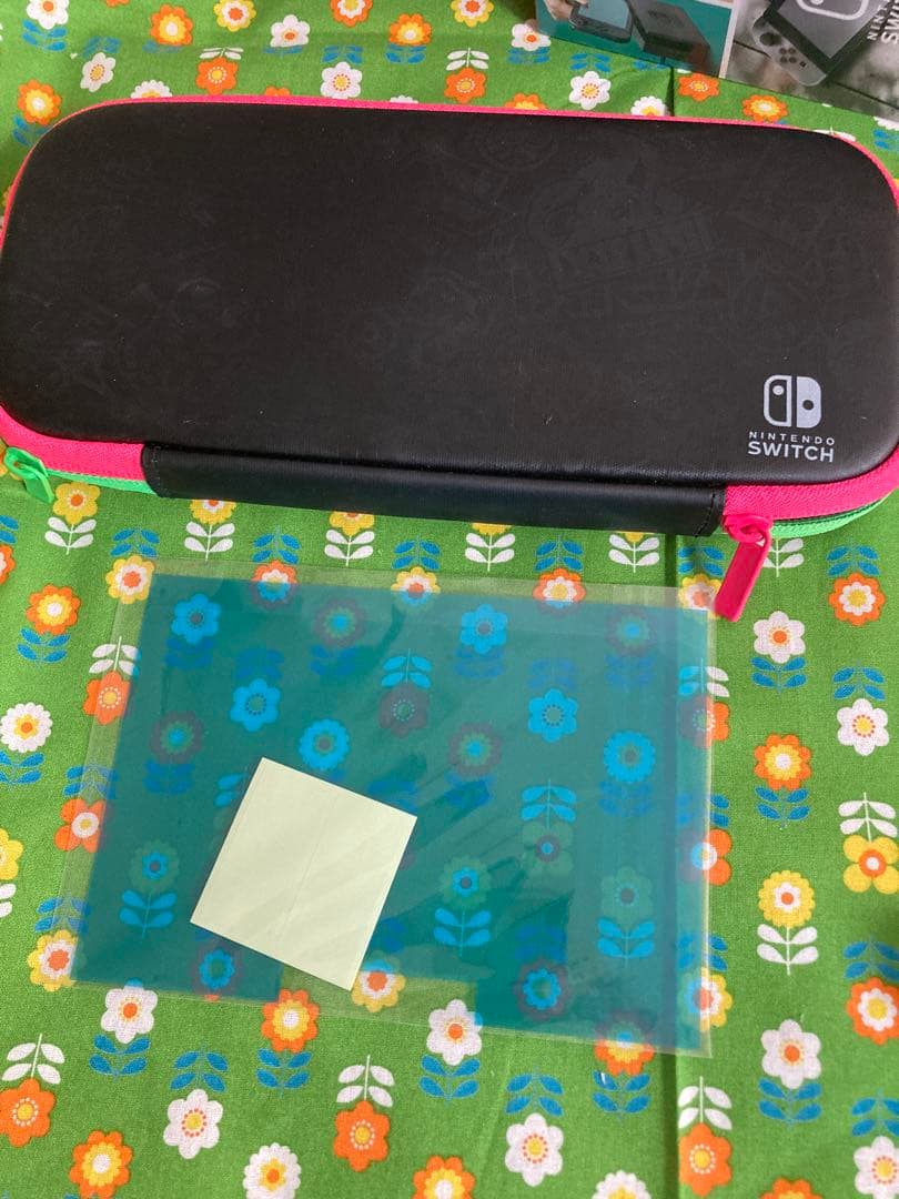 Nintendo Switch 本体 + Joy-Con 付属