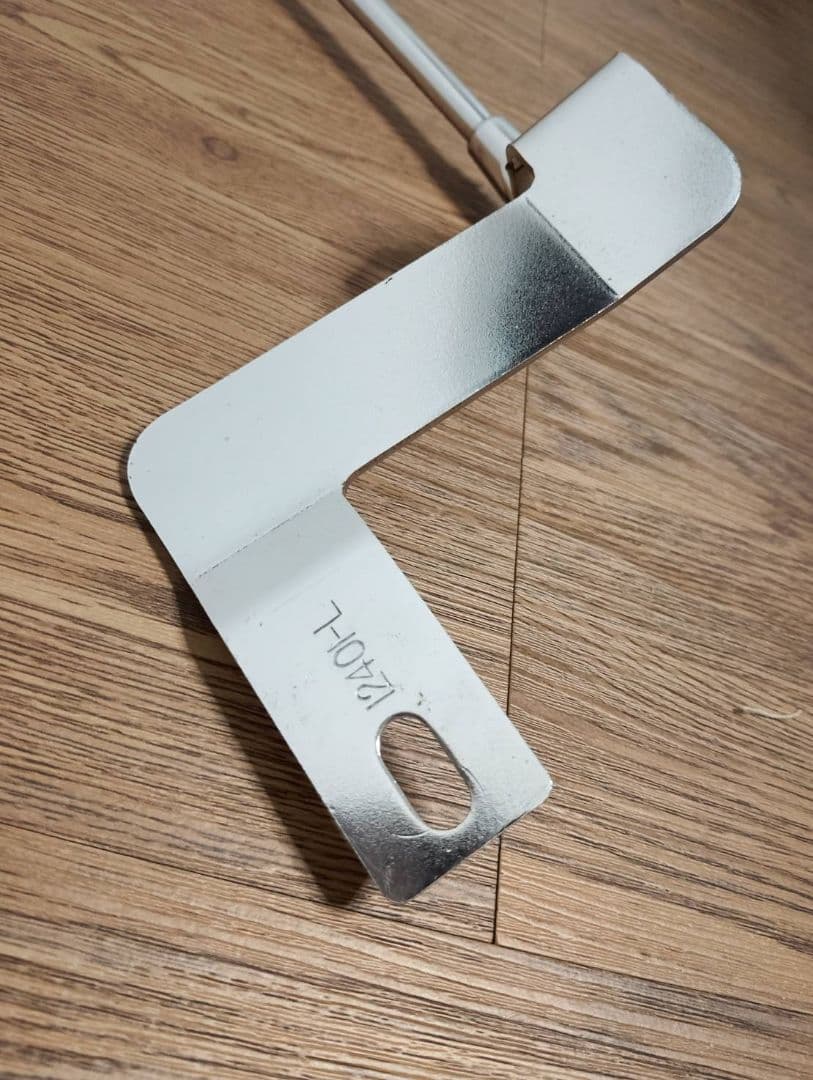 メルセデスベンツ純正 W124 コーナーポール ステー 台座付き