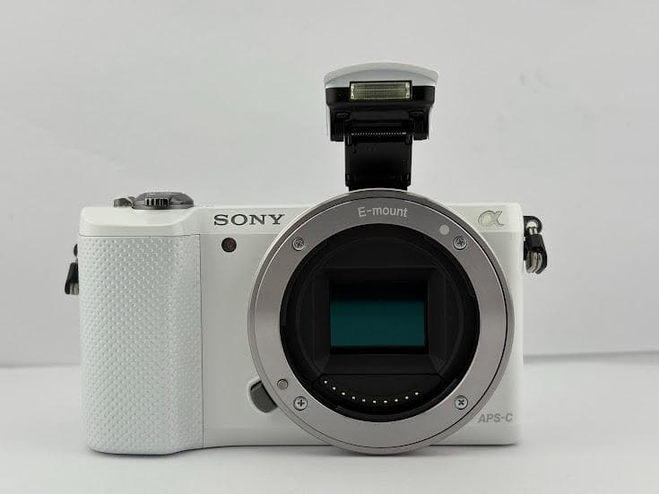 ★美品★ソニー SONY α5000 / レンズキッド★バッテリー、SDカード★
