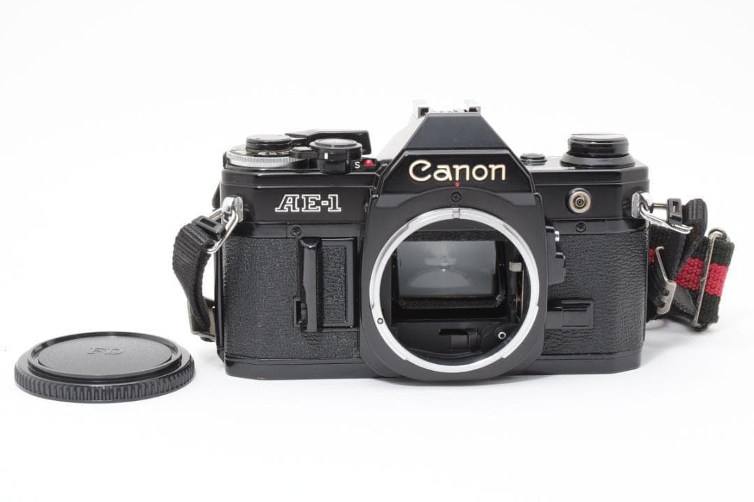 超美品 キャノン AE-1 ブラック フィルムカメラ モルト新品交換済 M753
