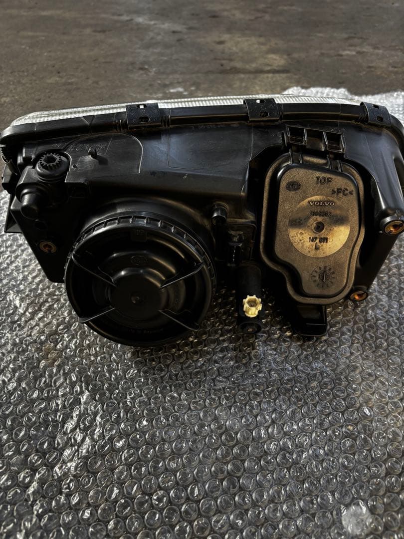 99年式 V70(8B) 純正ヘッドライト