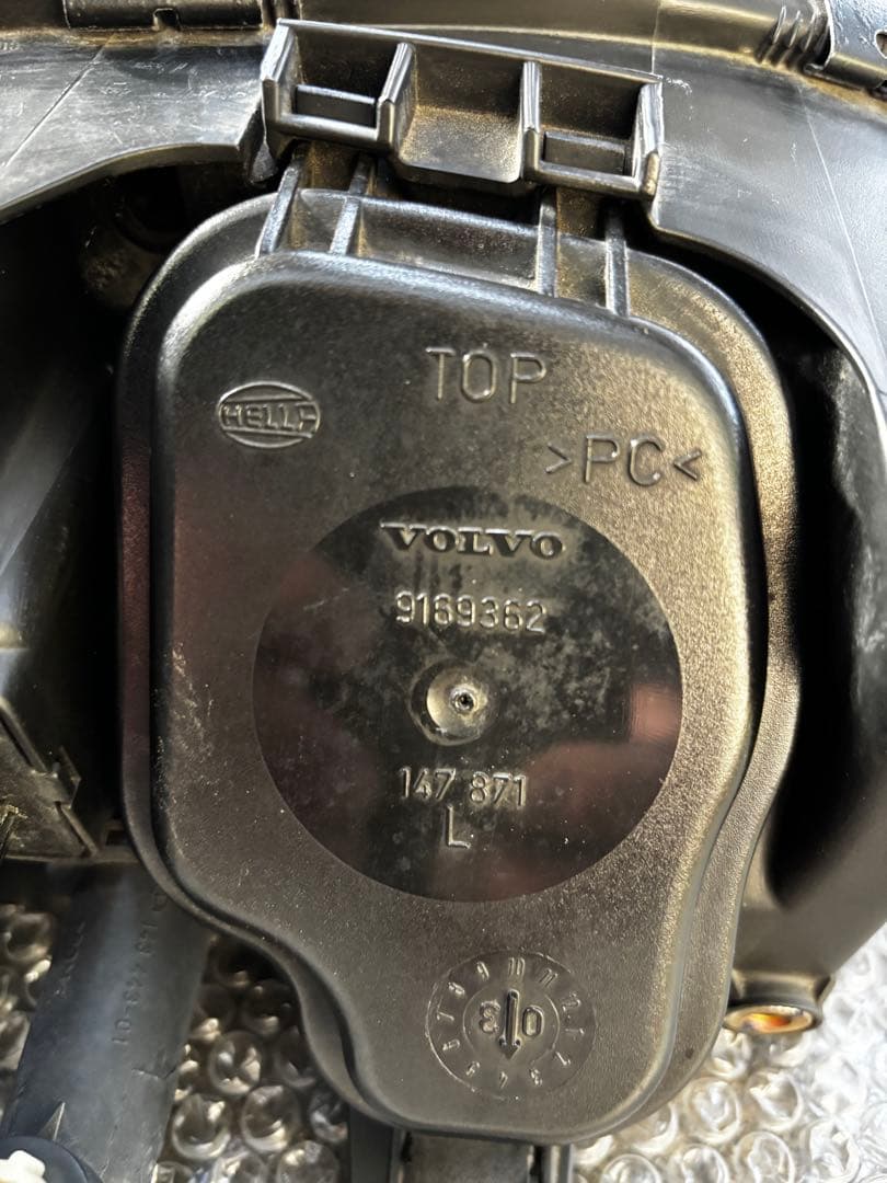 99年式 V70(8B) 純正ヘッドライト