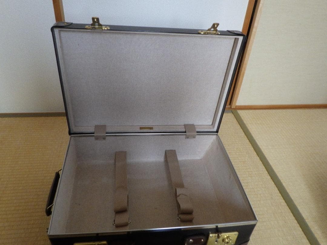 グローブトロッターキャリーケース　黒