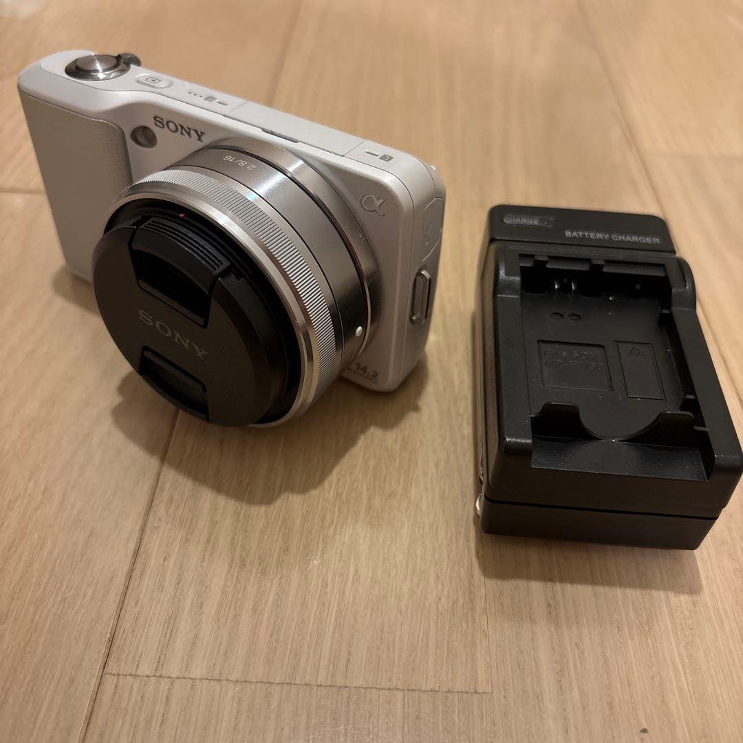 【完動品】美品　SONY デジタル一眼カメラ　α NEX-3 単焦点レンズ付き