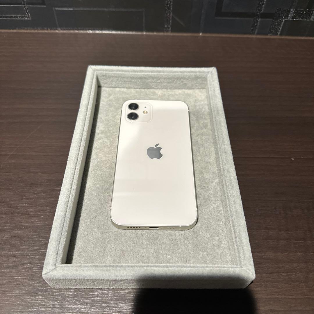 iPhone 12 64GB ホワイト【au】