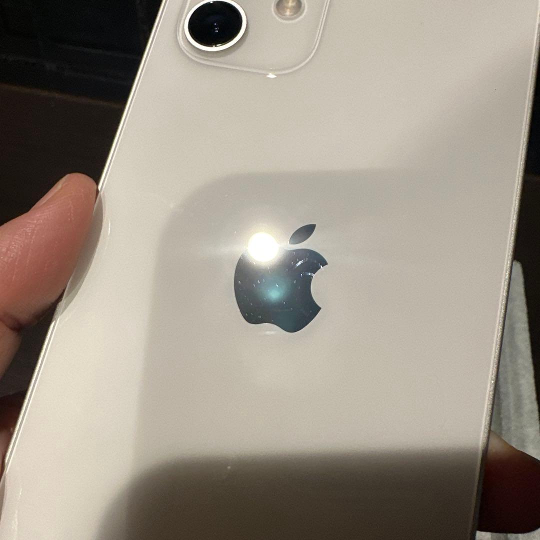 iPhone 12 64GB ホワイト【au】
