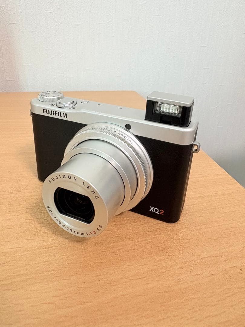 FUJIFILM XQ2 コンパクトデジタルカメラ