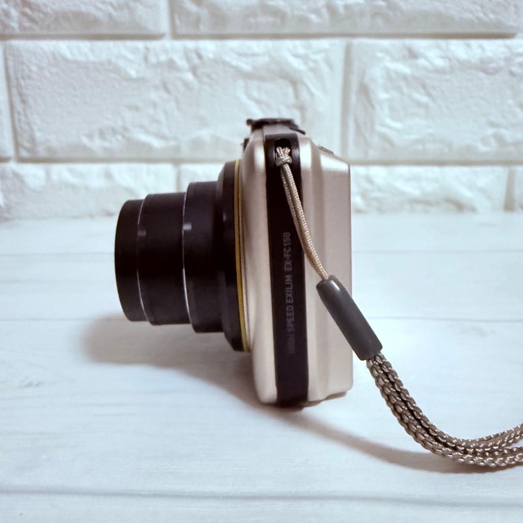 美品 CASIO EXILIM EX-FC150 ゴールド 高速連写＆HD動画