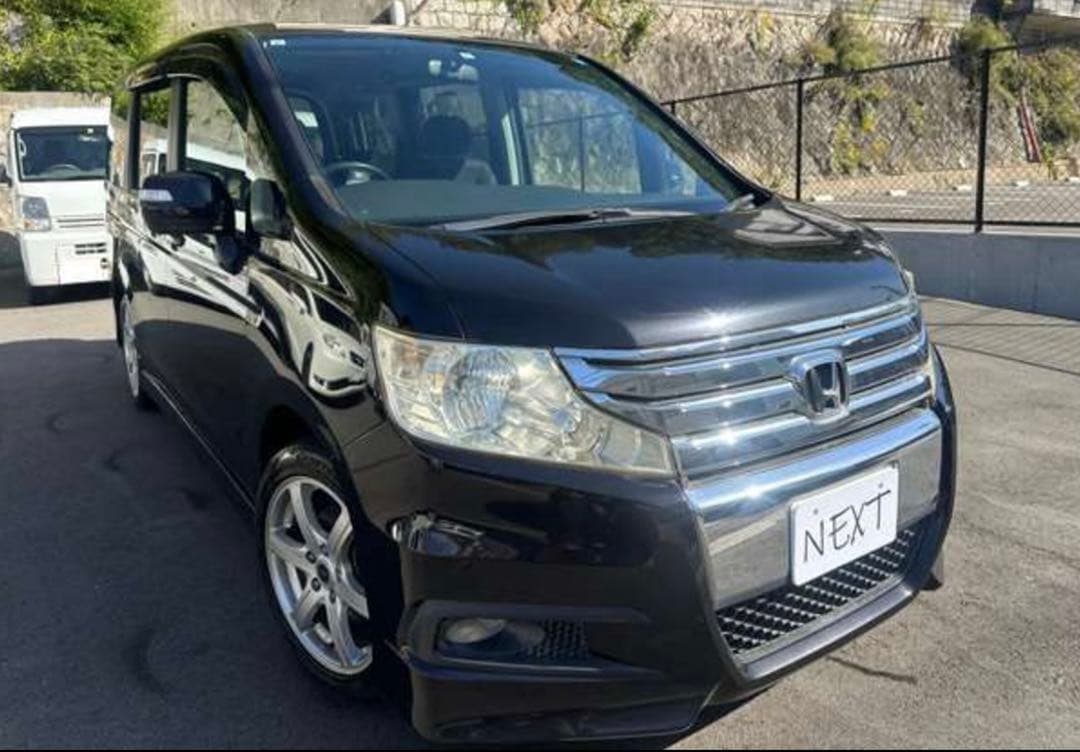 ステップワゴン　スパーダ　両側電動スライドドア