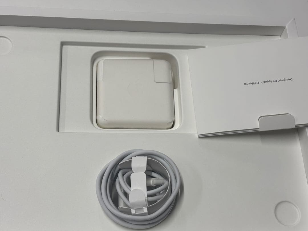 Mac Book Pro 2020 13インチcore i7 32GB 512G