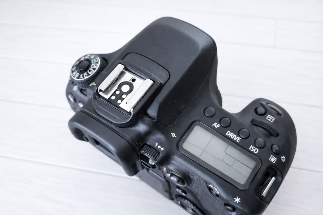 【五輪記念品＆金スト付】EOS80D EF-S18-55IS STMレンズキット