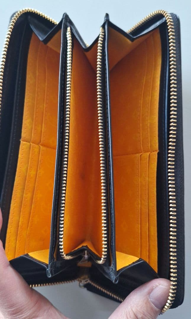 カステルバジャック 長財布 ラウンドファスナー 黒 金