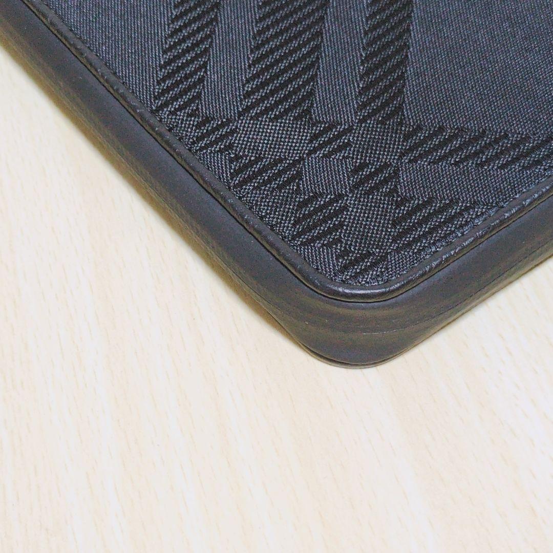 現行 極美品 BURBERRY ラウンドジップ 長財布 新ロゴ 2024SS