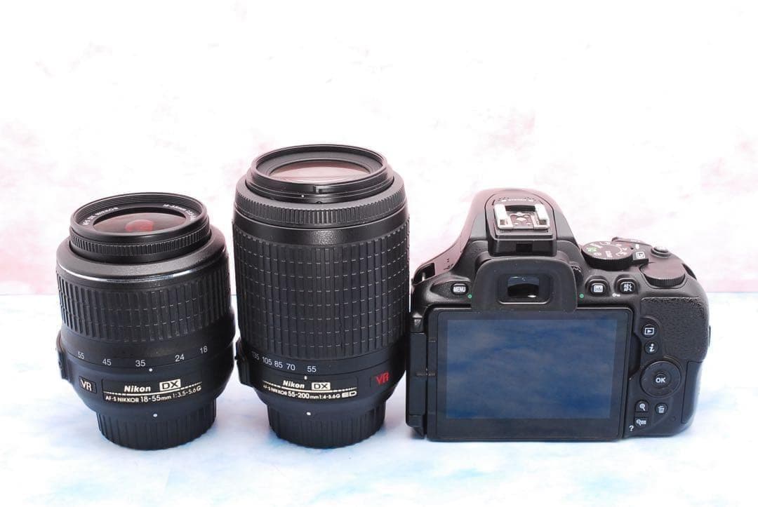 Nikon D5600✨一眼レフカメラ✨望遠レンズ付Wレンズ✨スマホ転送！