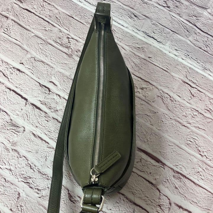 美品✨ヒロフ ヴィータ シボ革 Hロゴ ショルダーバッグ ソープ A4 2way