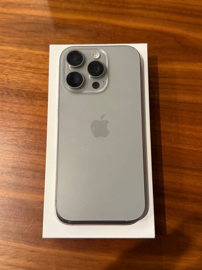 iPhone 16 Pro 512GB SIMフリーバッテリー最大容量95%