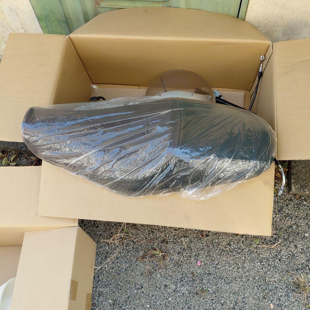 カワサキW800カフェのハンドル周辺機器ビキニカウルシート