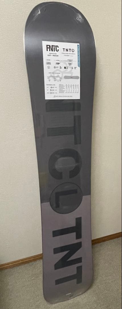 新品 FNTC TNT L 153cm スノボ 23-24モデル ブラック 黒
