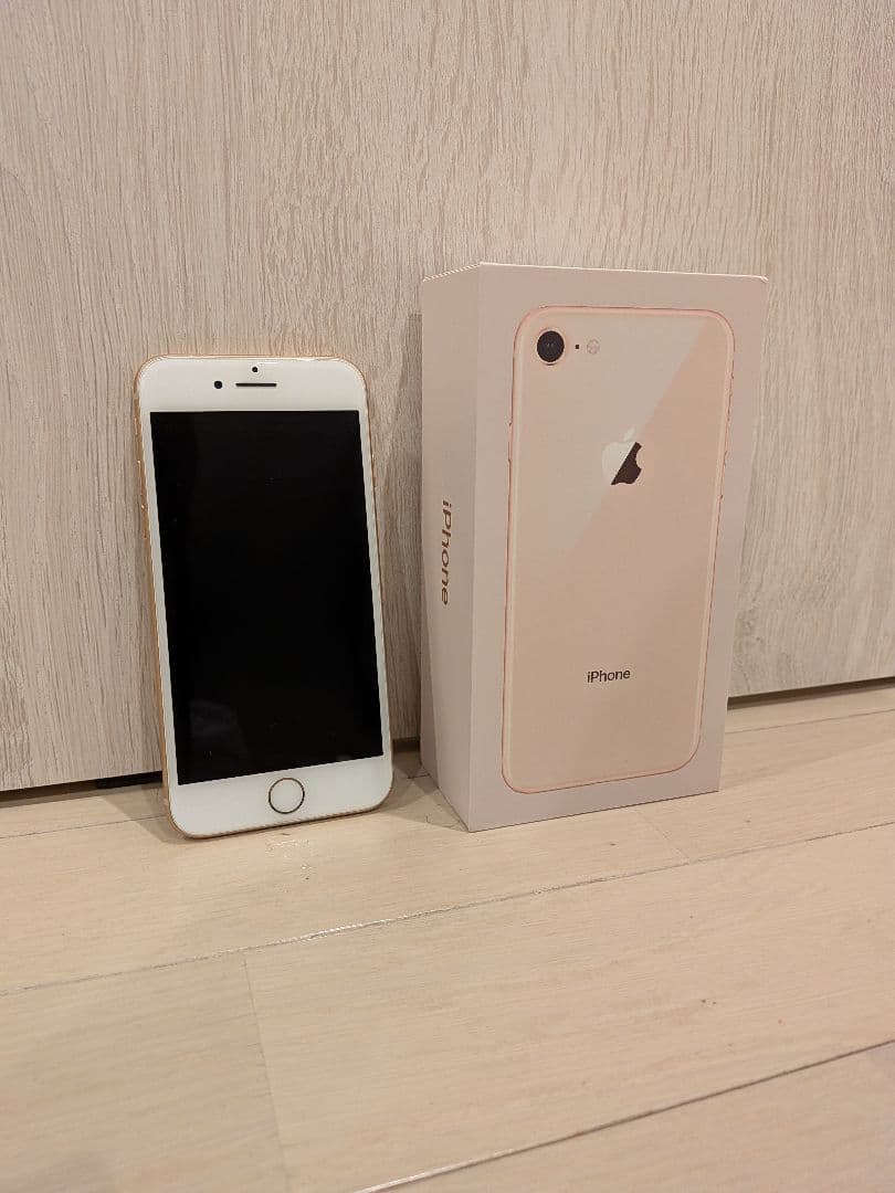 【美品】Apple iPhone 8 ゴールド 本体