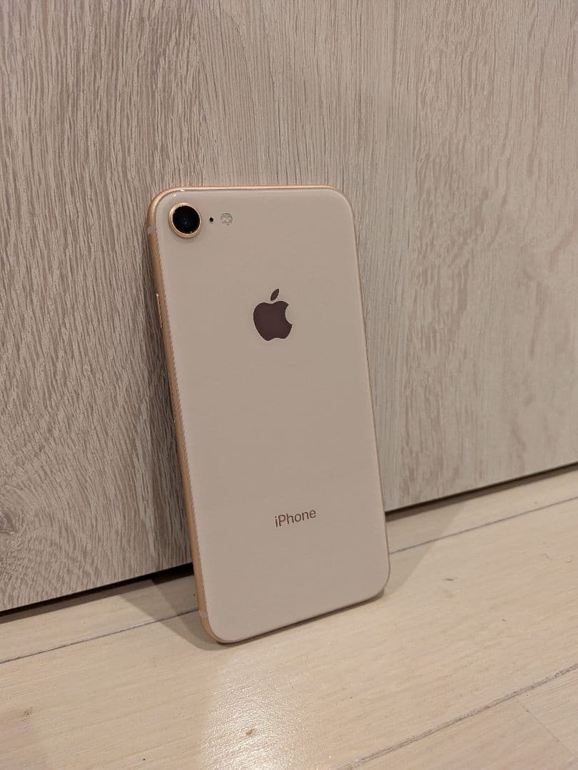 【美品】Apple iPhone 8 ゴールド 本体