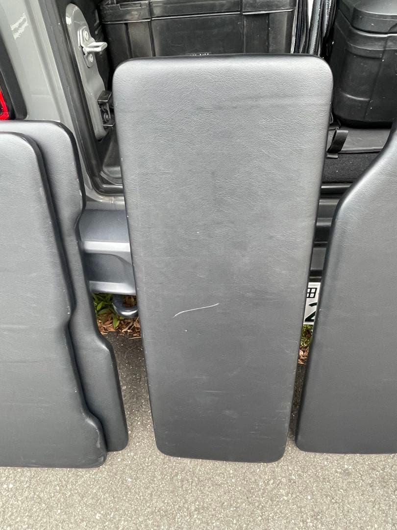 Jeep ラングラーJLU専用ラゲッジパーティション&ベッドキット