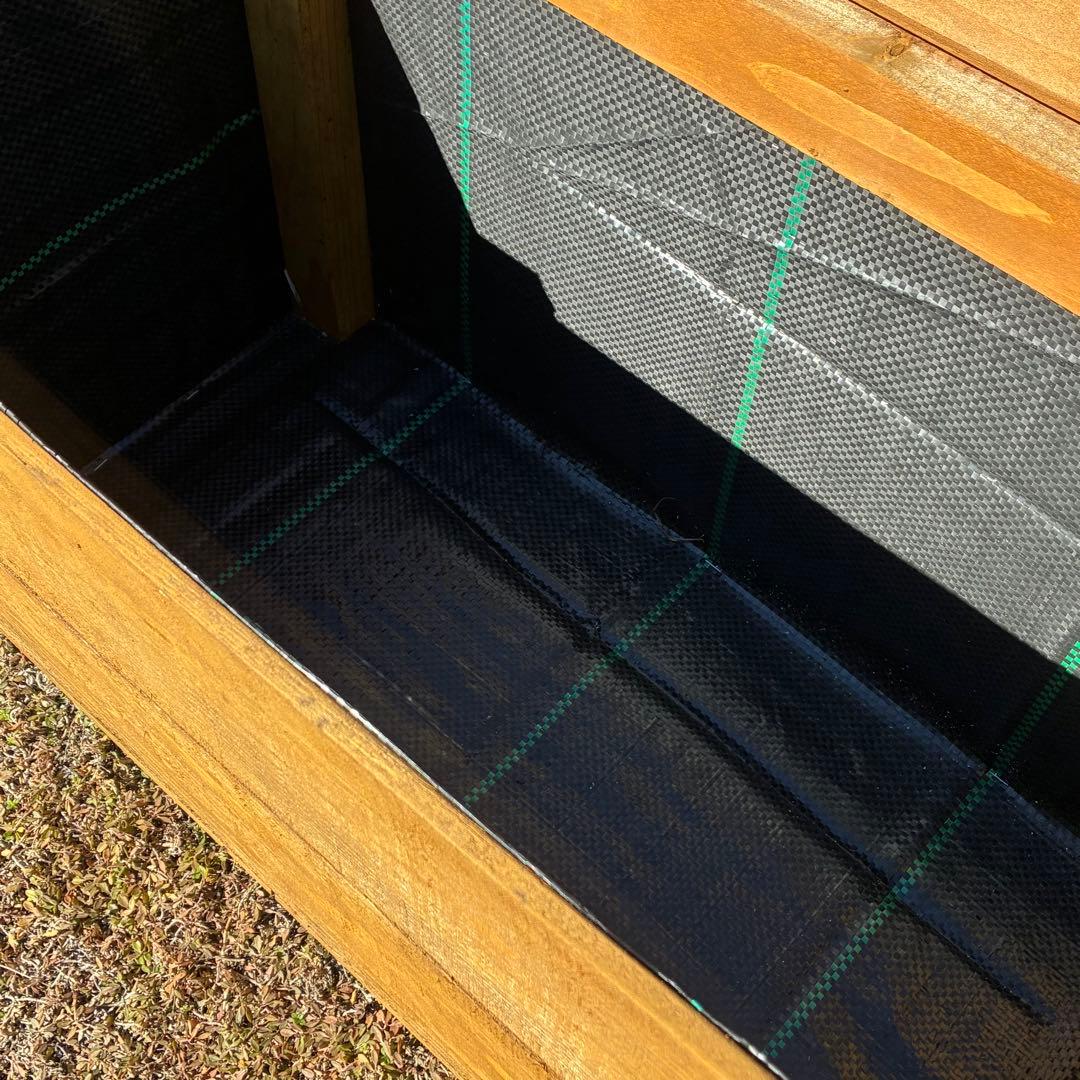 りんご箱で作ったキエーロ型コンポスト