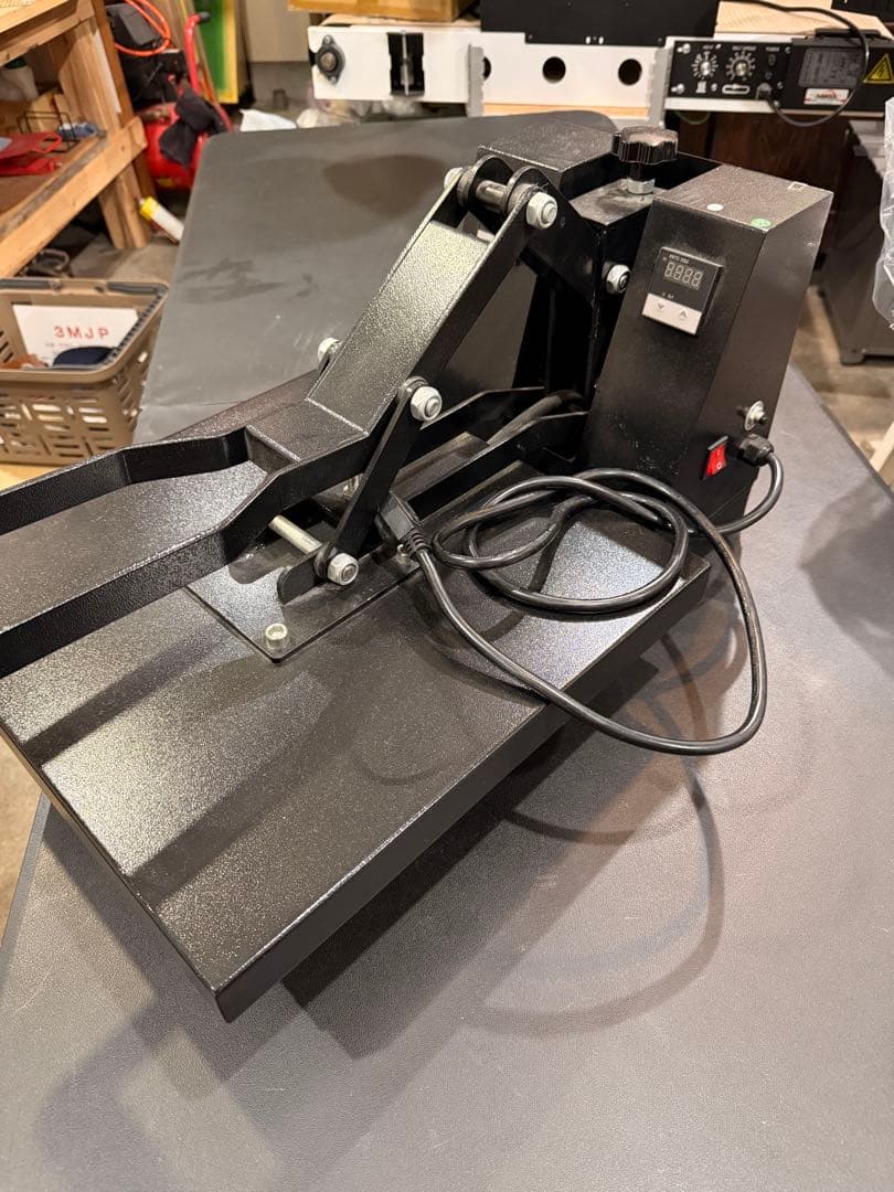 アイロンプレス機