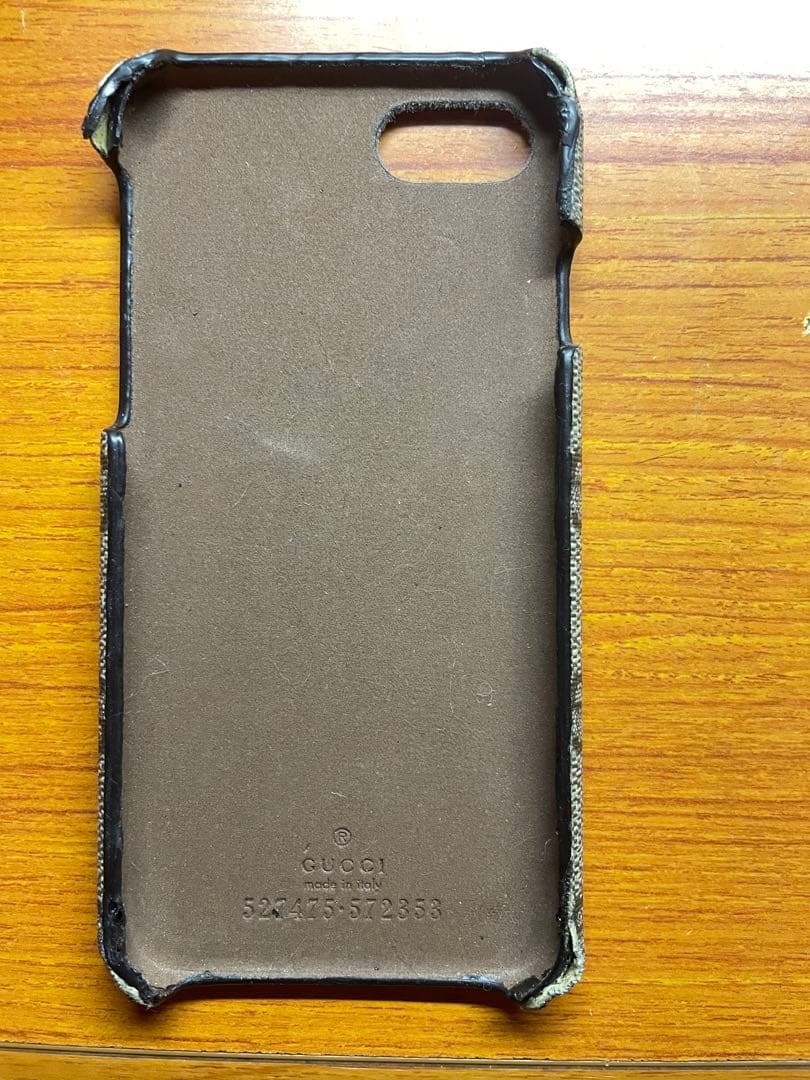 GUCCI携帯ケースbee iPhone se