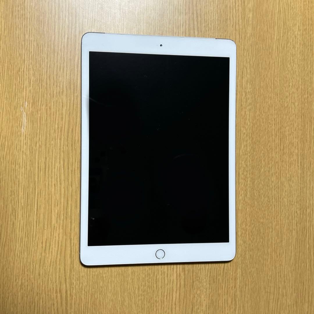 Apple ホワイト iPad 本体 第7世代