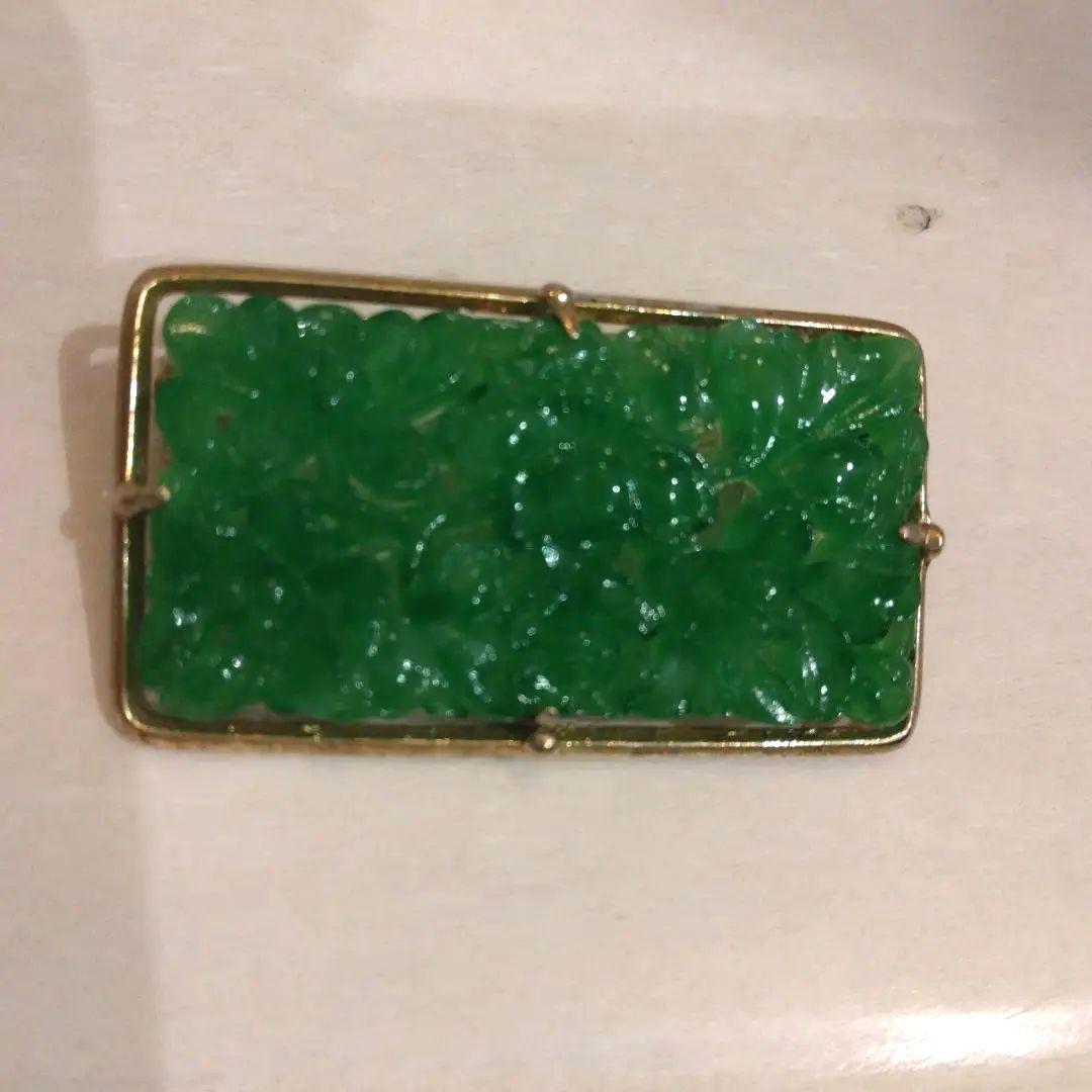 翡翠　ヒスイ　ブローチ