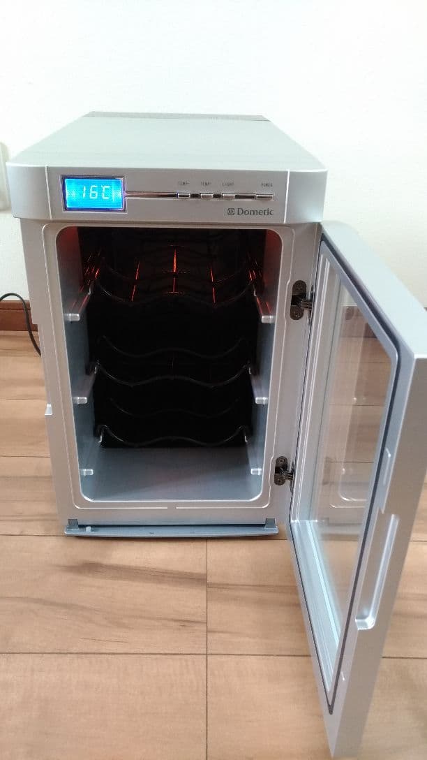 ワインクーラー（6本用） Dometic SW6