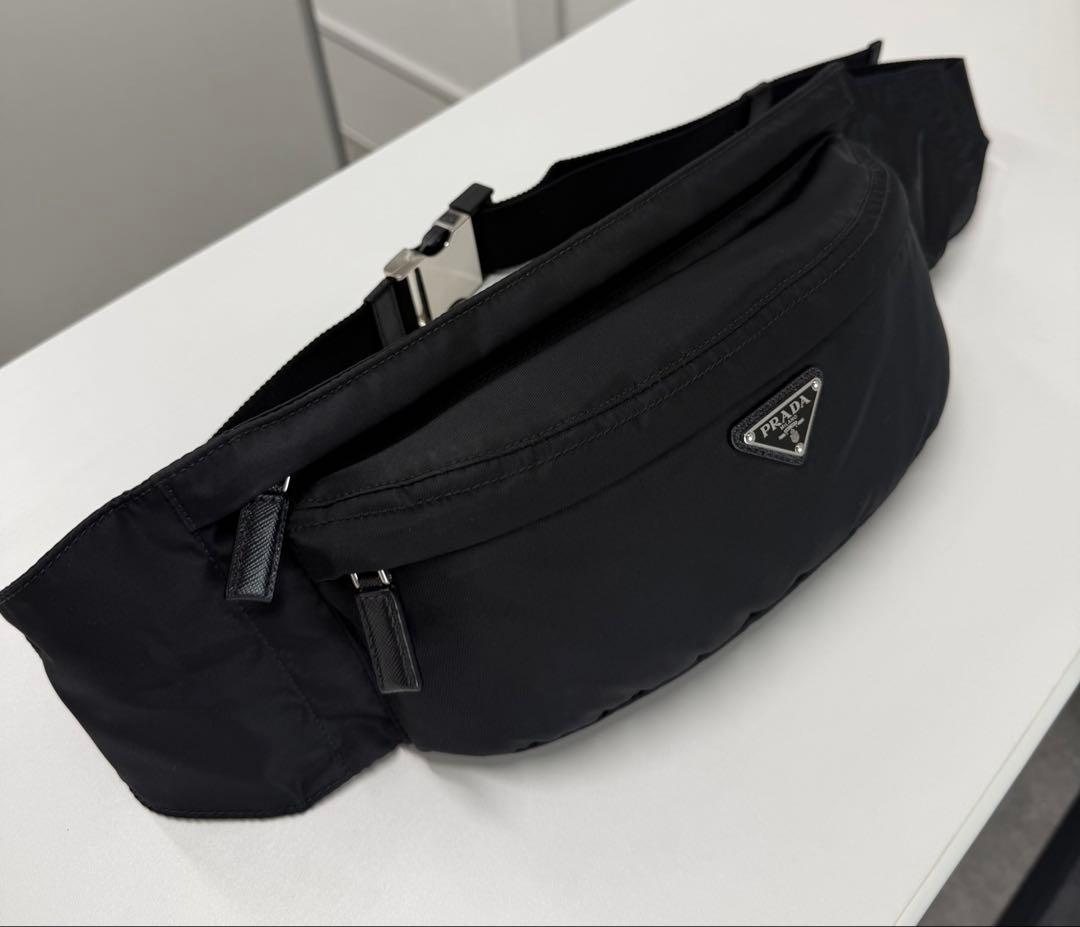 PRADA ナイロン ボディバッグ 黒 三角ロゴ 正規品