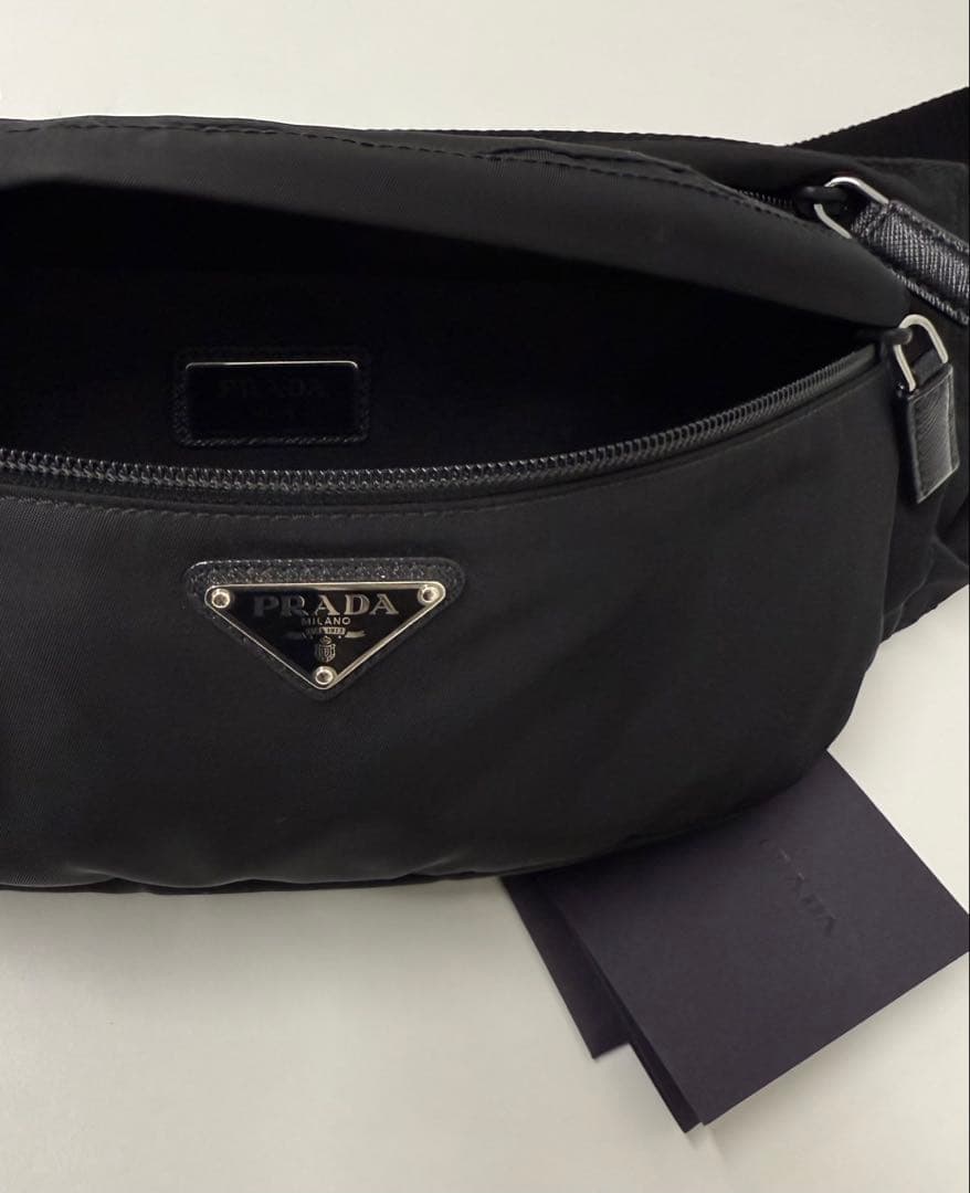 PRADA ナイロン ボディバッグ 黒 三角ロゴ 正規品
