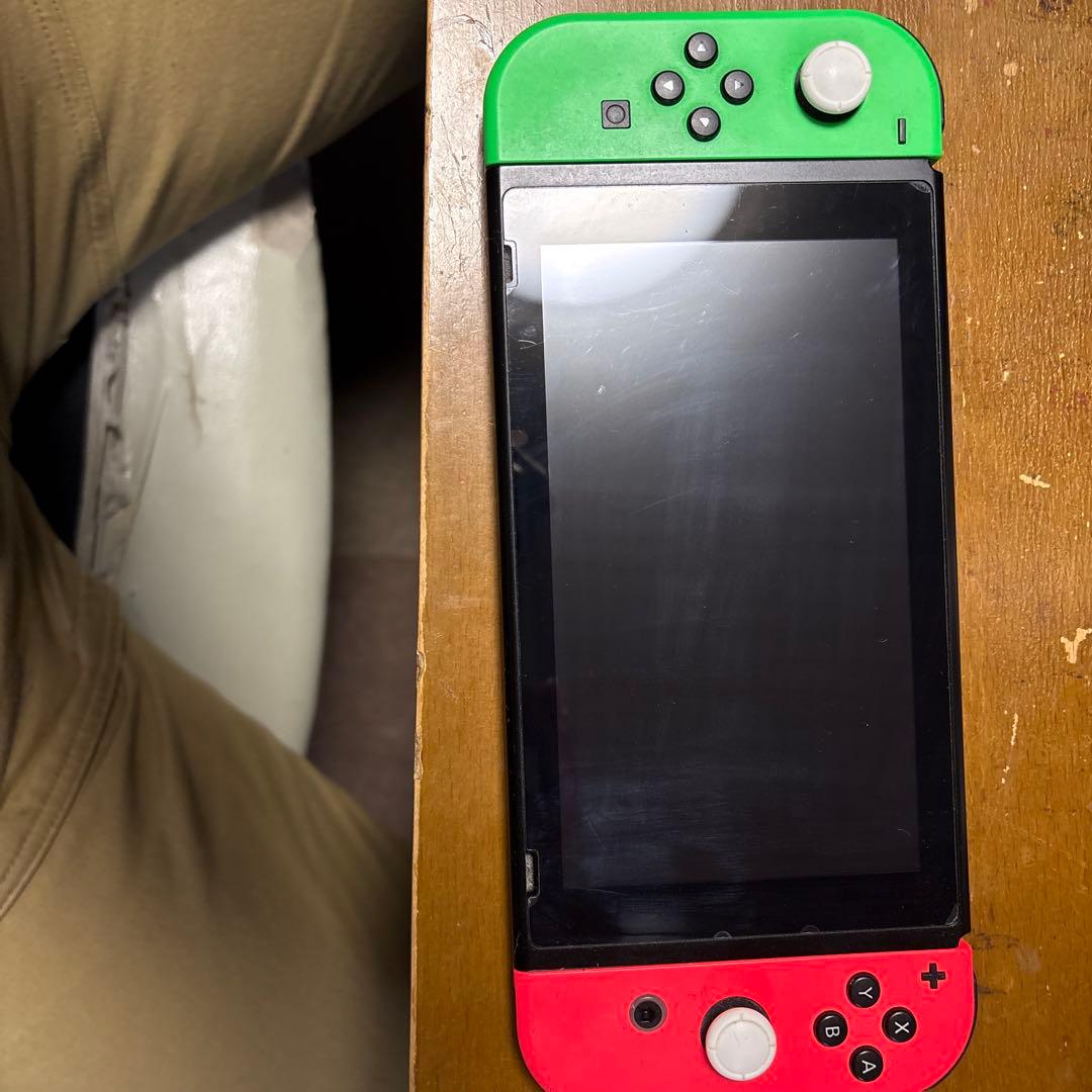 Nintendo Switch 本体 赤と緑のジョイコン