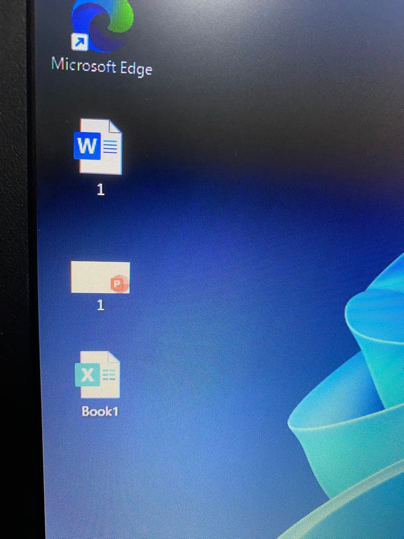オフィス付属　東芝　ダイナブック　メモリ16ギガ　ウインドウズ11