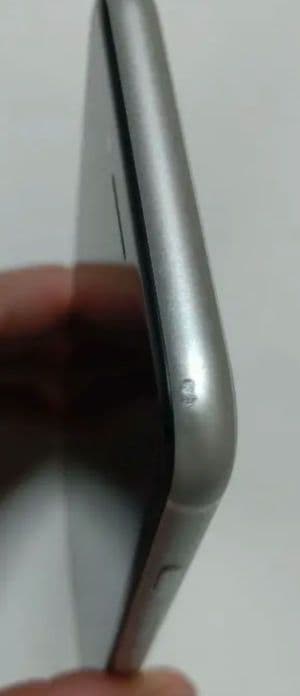 iPhone SE (第2世代) ホワイト256GB　wifi機能不可