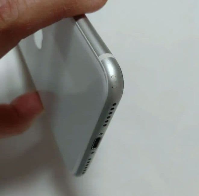 iPhone SE (第2世代) ホワイト256GB　wifi機能不可