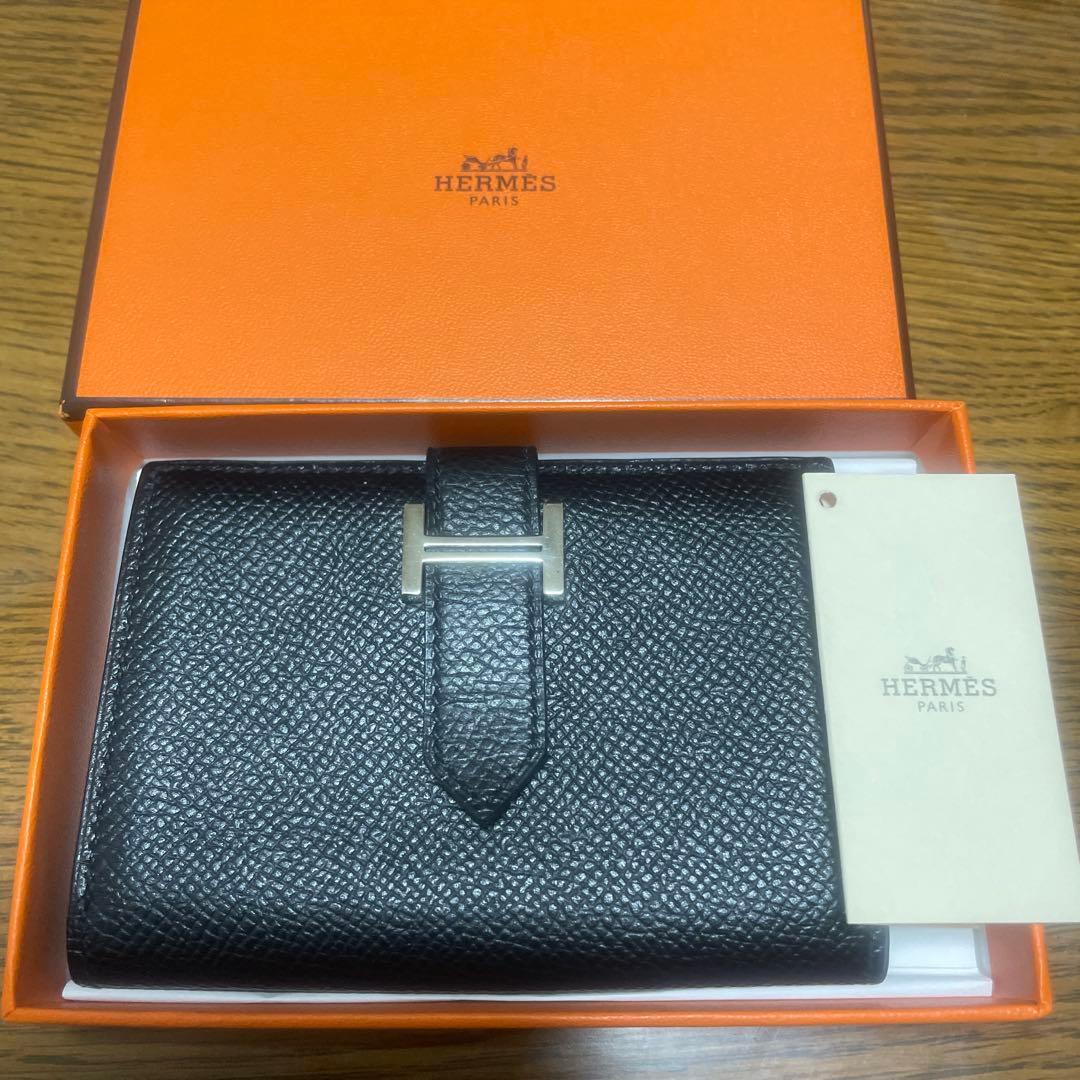 (1／10出品終了)【美品】ベアン カードケース