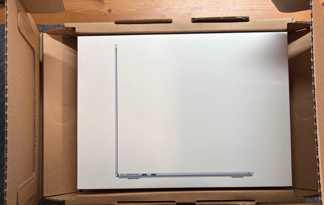 【新品同様】MacBook Air M4 16GB 256G バッテリー100%