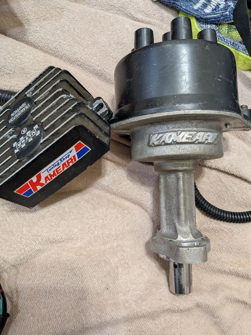 カメアリエンジンワークス製L型６気筒用レースデスビ