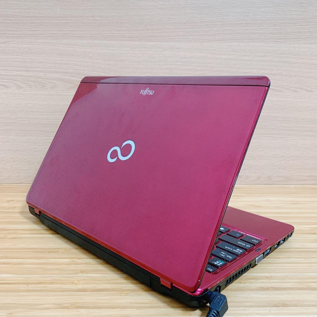 カメラ付PC✨ノートパソコン　windows11✨オフィス付き✨薄型　軽量✨美品