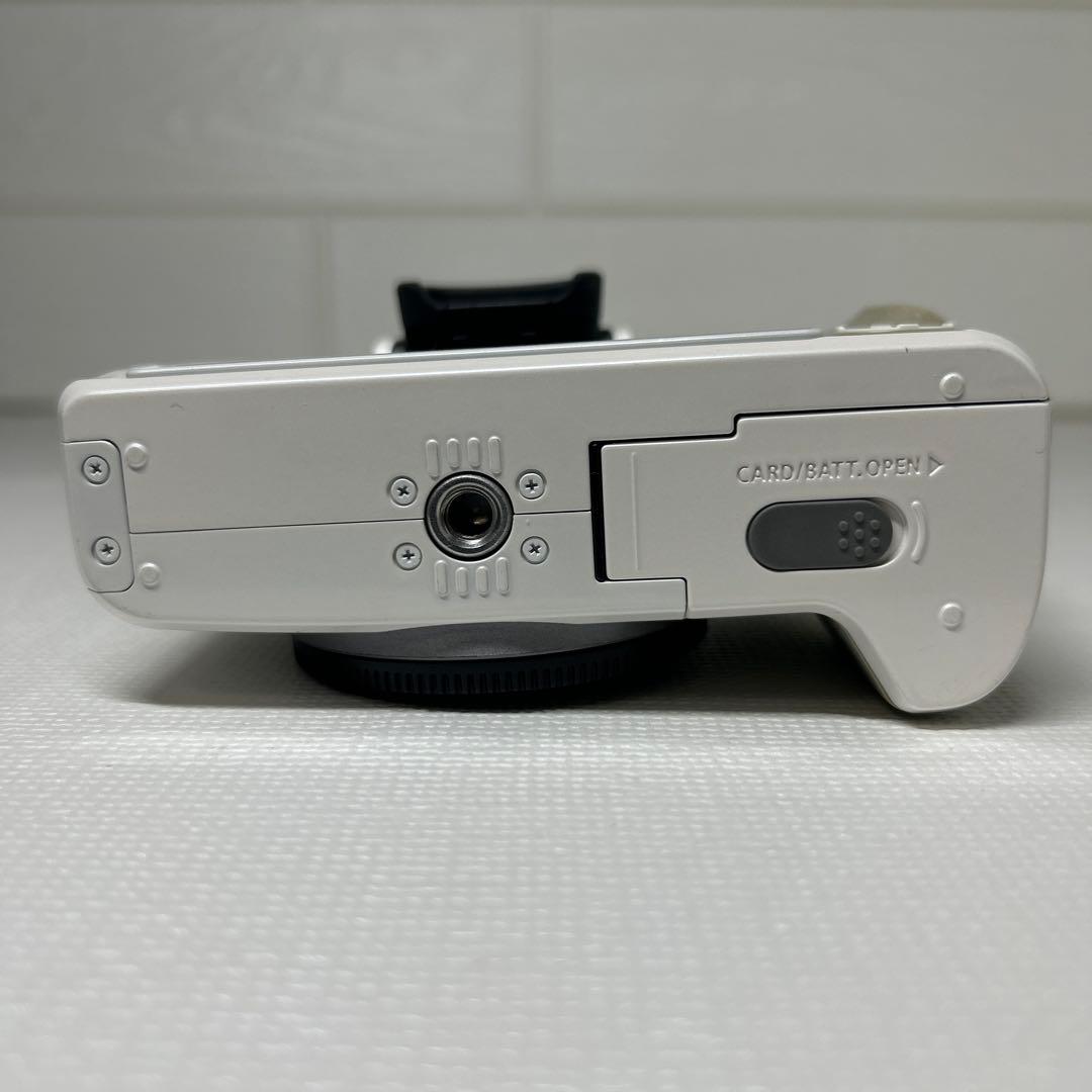 Canon EOS Kiss M ダブルズーム ホワイト