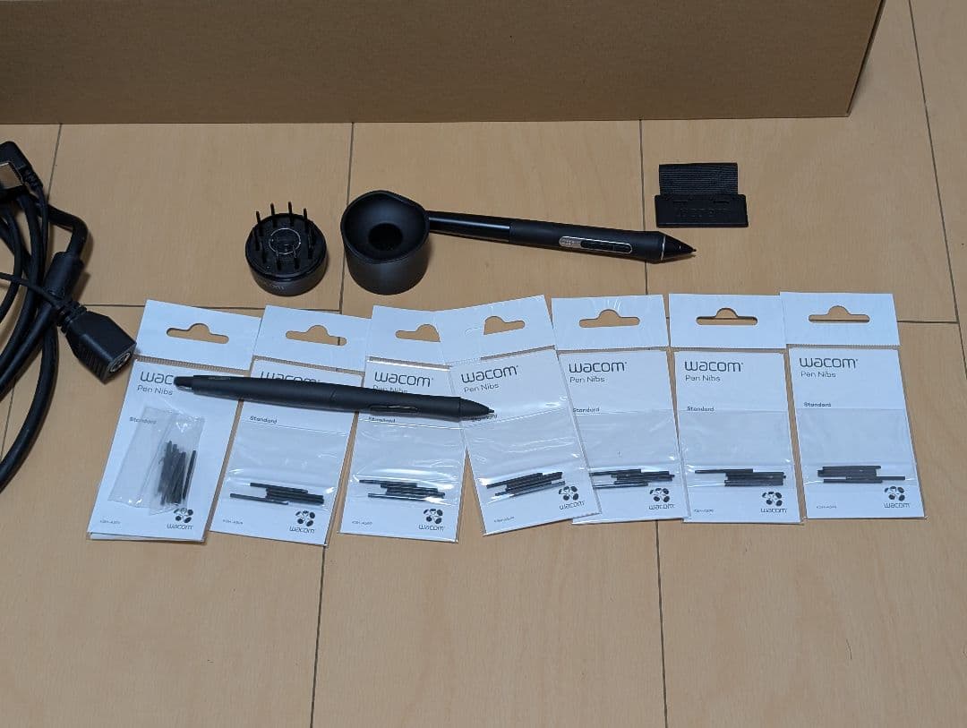 Wacom Cintiq 16 液晶ペンタブレット フィルム、旧スリムペン等