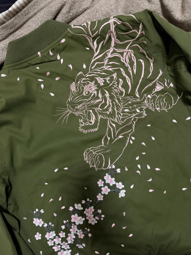 未使用近 絡繰魂 虎 日本限定 スカジャン MA-1 unisex kaki